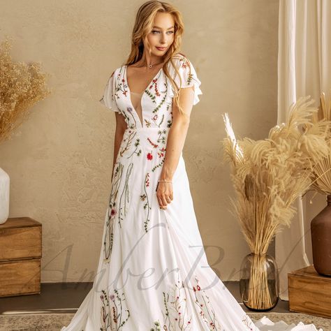 Floral Wedding Gowns 🌸 Which of these floral gowns is your favorite ? 🌸💐☘️ #hightfashionbride #bridetobe #uniquebride #colorfulweddingdress #luxurybridal #bride #weddingdress #bridalgown Embroidered Floral Wedding Dress, Romantic Movement, Linen Wedding Dress, Embrace Natural Beauty, Wedding Dress Bustle, Dress With Flowers, Dress Fairy, Diy Wedding Dress, Pink Wedding Dress