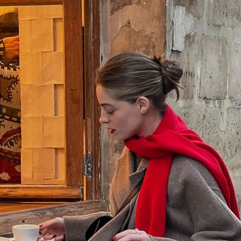 Camille on Instagram Red Scarf Outfit, Chunky Wool Scarf, Parisienne Style, Style Parisienne, Pop Of Red, Scarf Outfit, Romantic Outfit, Minimal Outfit, Winter 23