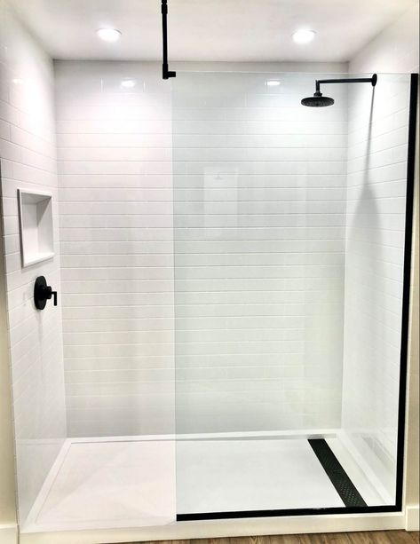 Onyx Shower, Onyx Wall, Marble Shower Walls, Bathroom Shower Panels, Master Bath Shower, House Bathrooms, Bathtub Walls, Shower Wall Panels, Master Shower