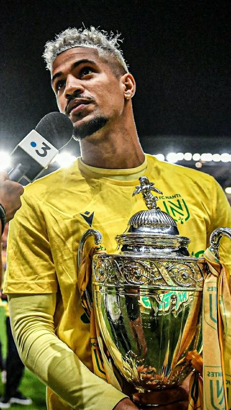 Fc Nantes, France Football, Football Stars, Best Football Players, Photo Club, Football Players, Ronaldo, Soccer, Football