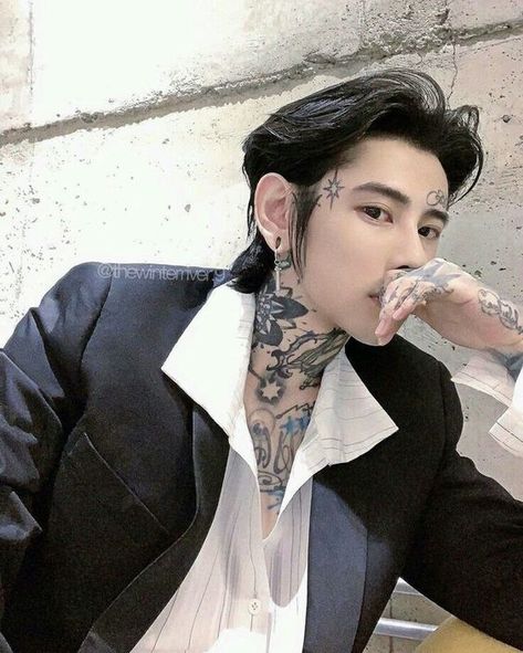 Asian Man, Bad Boy Aesthetic, Boy Tattoos, Cute Asian Guys, Ulzzang Boy, Attractive People, Korean Men, Asian Boys