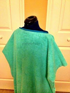 Crafty Surf: DIY Beach Towel Changing Cover Up Diy Beach Towel, Diy Surfboard, Surfboard Covers, Diy Beach, Changing Robe, Old Towels, Beach Diy, Do It Yourself Crafts, Pretty Shorts