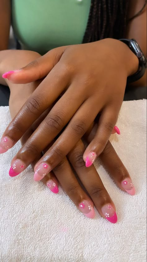 Back To School French Tip Nail Ideas, Nails For End Of School Year, Birthday Nails Short Squoval, Cute Nails For Kids 9-10 Summer, Cute Back Too School Nails, Short French Tip Summer Nails, Pastel Nails With Design, Gel Nails Ideas For Short Nails, Nail Designs For 10 Year