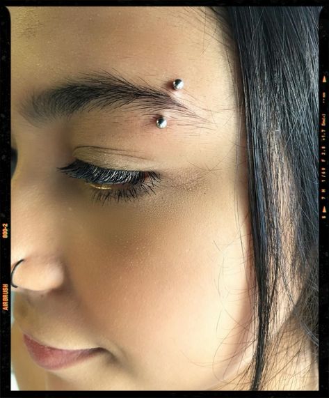 Eyebrow piercing Brow Piercing, Eyebrow Piercings, App Filter, Piercing Inspo, Pretty Ear Piercings, Jewelry Piercing, Airbrush App, Cute Piercings, Eyebrow Piercing