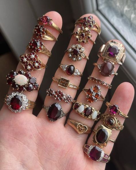 Garnet Jewelry Aesthetic, Collectible Red Gemstone Rings, Ruby Jewellery, Luxury Ornate Ruby Gemstone Ring, Luxury Vintage Garnet Jewelry, Luxury Antique Garnet Rings, Shoulder Jewelry, Dope Jewelry Accessories, Whimsical Jewelry