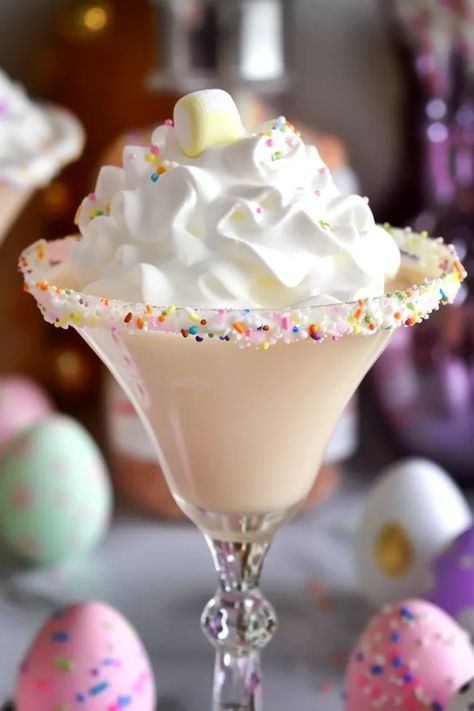 Easter Bunny Bliss Martini - SnackSeek Easter Martini Recipes, Easter Martini, Party Cocktail Ideas, Dessert Martini, Easter Drinks, Spring Drinks, Easter Drink, Easter Cocktails, Spend Time With Friends