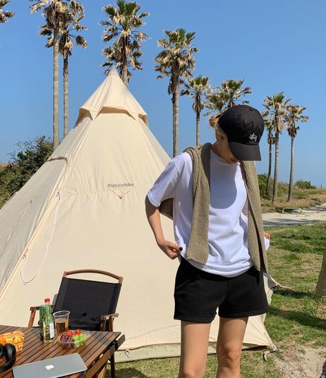 Aesthetic Camping Outfits, Camp Outfits Summer, Tracking Outfit, Outfit Ideas Masc, Outfit Inspo Masc, Camping Outfits Aesthetic, Masc Outfit Ideas, Blackup Kr, Camping Aesthetic Outfits