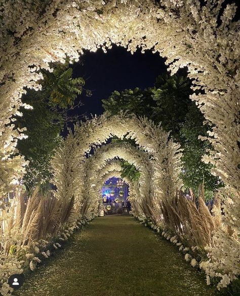 Passage Flower Decoration, Wedding Decorations Indian Stage Mandap, Reception Passage Decor, Wedding Entry Passage Decor, Sangeet Passage Decor, Wedding Passage Decoration, Phere Mandap Decoration, Wedding Stage Design Backdrop Ideas, Light Wedding Decorations