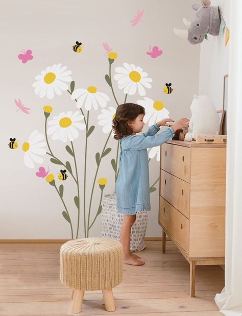 Nursery Decor Wall Painting Ideas Nursery, Flower Painting On Wall Murals, Bee Wall Painting, Flower Door Painting, Wall Painting Ideas Flowers, Flower Bedroom Ideas For Kids, Daisy Wall Painting, Vinyl Decor Ideas Wall, Paint Flowers On Wall