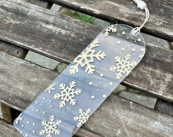 Bookmarks Ideas, Acrylic Bookmarks, Handmade Bookmarks Diy, Idee Cricut, Christmas Bookmarks, Creative Bookmarks, Projets Cricut, Bookmark Craft, Bookmark Ideas