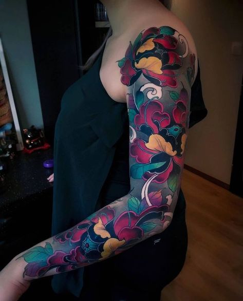 50+ Magnolia Flower Tattoos | Cuded Colorful Sleeve Tattoos, 2024 Tattoo, Colour Tattoo For Women, Cream Tattoo, Shoulder Sleeve Tattoos, Browning Tattoo, Nature Tattoo Sleeve, Beautiful Flower Tattoos, Tattoos For Women Half Sleeve