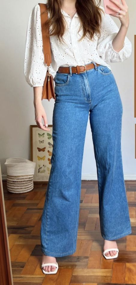 Decent Clothes Women, Italian Grandma Outfit, Hourglass Outfit Ideas Casual, Tops For Heavy Busted Women, Feminine Outfits With Jeans, Clothes For Curvy Body Type, Western Traditional Outfit, Feminine Jeans Outfit, Mid 20s Outfits