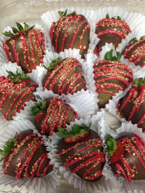 49er Theme Party, 49er Desserts, 49ers Strawberries, 49ers Food Ideas, 49ers Desserts, 49ers Party, Superbowl Desserts, Team Theme, Bow Party