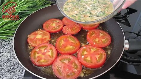 Tomato Breakfast, Brunch Eggs, Air Fryer Recipes Healthy, Breakfast Recipes Casserole, Egg Breakfast, Turkish Recipes, Lunch Snacks, Breakfast Dishes, Breakfast Recipes Easy