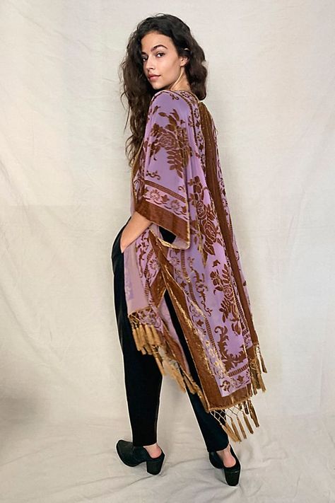 Eclectic Style Clothing, Chinese Luxury, Bohemian Grove, Free People Kimono, Magic Dress, Kimono Outfit, Capsule Closet, Bohemian Kimono, Sheer Kimono