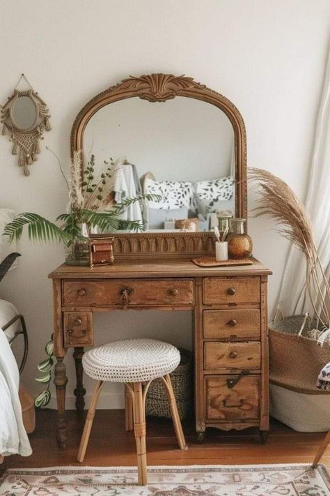 Rustic Vanity Bedroom, Boho Vanity Ideas Bedroom, Earthy Vanity, Boho Guest Bedroom Ideas, Boho Vanity, Chic Vanity, Rustic Apartment, Western Bedroom, Future Room