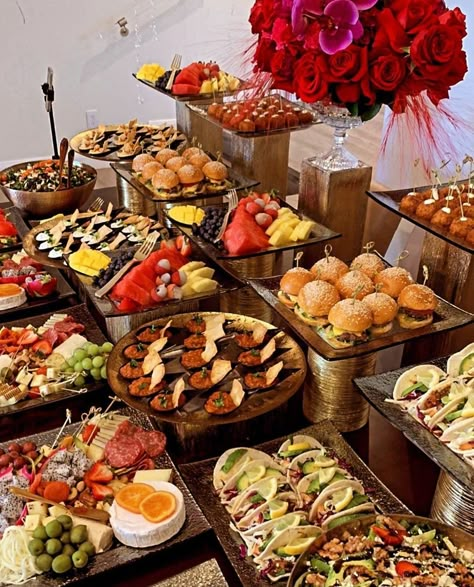 Party Food Buffet Aesthetic, Prom Food Ideas Appetizers, Food Buffet Aesthetic, Posh Buffet Food Ideas, Brunch Buffet Menu Ideas, Prom Food Ideas, Appetizers Aesthetic, Finger Food Table Ideas, Fancy Buffet