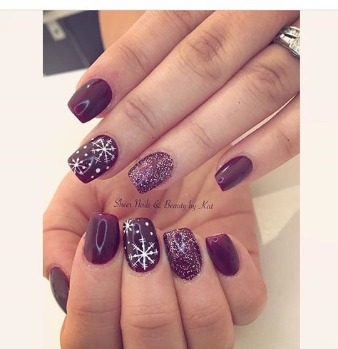 Christmas nails #snowflake #plum #acrylics Mauve Christmas Nails, Plum Christmas Nails, Purple Christmas Nails Acrylic, Purple Winter Nail Designs, Burgundy Christmas Nails, Dark Plum Nails, Christmas Nails Purple, Purple Christmas Nails, Purple Winter Nails