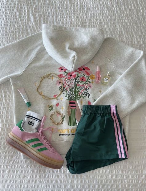 Casual Preppy Outfits, Trendy Outfits For Teens, Outfit Inspo Casual, Junior Year, Cute Preppy Outfits, Summer Fits, Simple Trendy Outfits, Mode Inspo, Cute Everyday Outfits