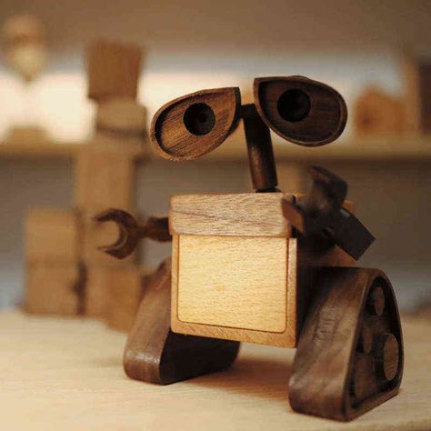 Walle And Eve, Wood Robot, Cute Wedding Gifts, Pixar Lamp, Making Wooden Toys, Wood Wax, Cute Birthday Gift, Wooden Figurines, Wall E