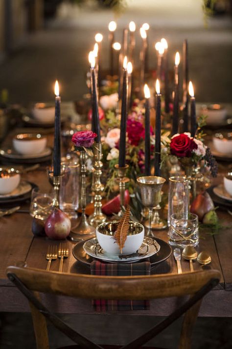 A single feather and a plaid napkin for each place setting, paired with moody black candles, makes this wedding tablescape indisputably autumnal. Fragrance Business, Bridesmaids Luncheon, Tafel Decor, Table Scapes, Black Candles, Wedding Table Settings, Wedding Tablescapes, Pretty Wedding, Party Table