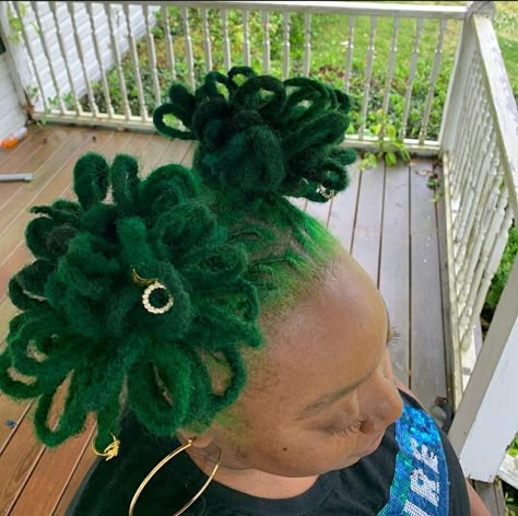 Dark Green Locs Black Women, Green And Blonde Locs, Pink And Green Locs, Shego Hair, Green Faux Locs, Green Locs Black Women, Dark Green Locs, Green Locs, Loc Colors