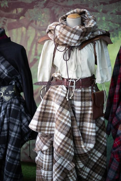 Brown Tartan Skirt Cottagecore Outlander Inspired Historical - Etsy Scottish Woman Costume, 1600s Scottish Fashion, Scottish Attire Women, Scottish Inspired Outfits, Outlander Costumes Halloween, Scottish Outfits For Women, Scottish Ren Faire Costume, Scotish Clothes Traditional Women, Scottish Fashion Woman Modern