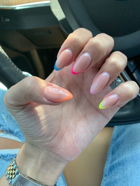 Cute Vacation Nails Almond, Nails Miami Style, Cuba Nails Summer, Vacation Nails Miami, Miami Acrylic Nails, Summer Nails Cruise, Nails For Miami Trip, Miami Inspired Nails, Summer Holiday Nail Designs