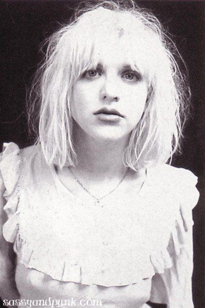 Courtney Love 90s, Courtney Love Hole, Kurt And Courtney, Riot Grrrl, Courtney Love, Christina Aguilera, Rock Roll, Look At You, Kurt Cobain