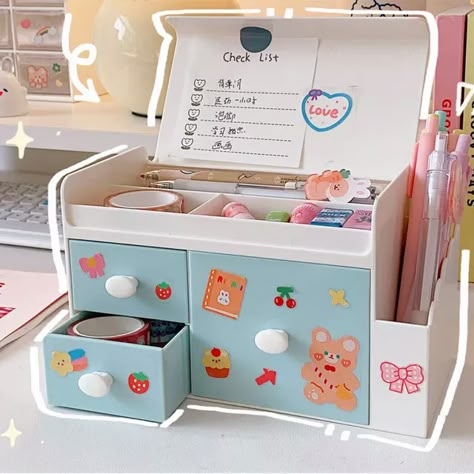 Desain Quilling, Makeup Storage Box, Creative Books, Stationary School, Plastic Drawers, Cute Desk, Cute Stationary, Cute School Supplies, Desktop Storage