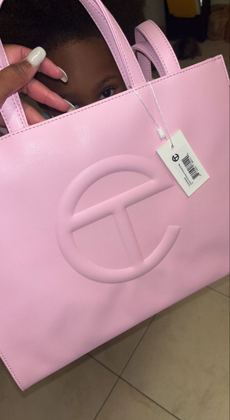 Pink Telfar Bag Outfit, Telfar Aesthetic, Pink Telfar Bag, Telfar Bag Outfit, Pink Telfar, Bubblegum Aesthetic, Black Bag Outfit, Telfar Bags, Telfar Bag