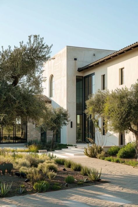 How to Decorate a Modern Mediterranean Home Italian Modern House Exterior, Modern Italian Villa Interiors, Modern Mediterranean Courtyard, Mediterranean House Modern, Modern Mexican Villa, Mediterranean Modern Home, Modern Mediterranean Homes Exterior, Mediterranean Exteriors, Mediterranean Architecture Modern