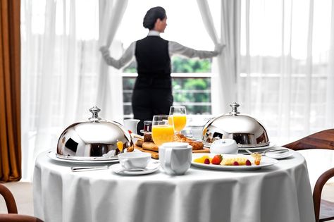 Luxury Room Service, Room Service Hotel, Breakfast Outdoor, Hotel Room Service, Culinary Lessons, House Maid, Hotel Breakfast, Stunning Hotels, A Mansion