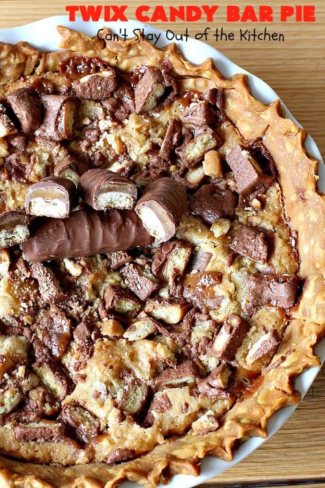 Candy Bar Pie Recipes, Twix Desserts, Twix Dessert Recipes, Twix Recipes, Dessert For Company, Twix Pie, Candy Bar Pie, Twix Recipe, Twix Candy Bar