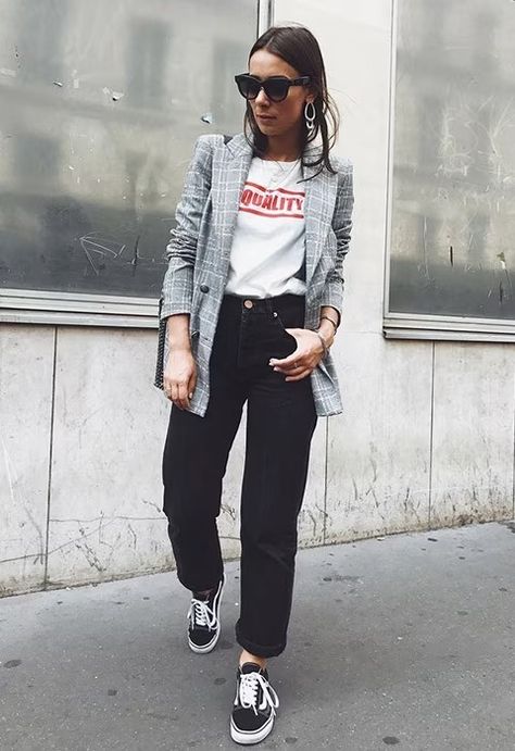 Gray Blazer Outfit Women, Checked Blazer Outfit, Check Blazer Outfit, Grey Blazer Women, Grey Blazer Outfit, Black Boyfriend Jeans, Blazer Outfits Casual, Black Boyfriend, Look Jean