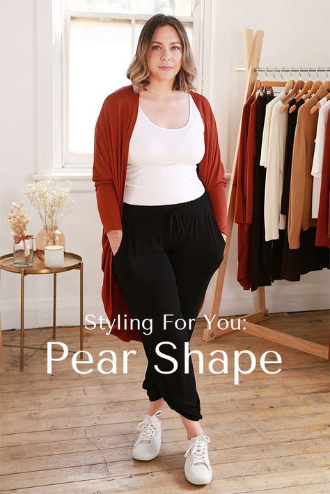 How To Dress A Pear Shape Pear Size Fashion Body Types, Pear Shaped Clothes, Smart Casual Pear Shape, What To Wear For Pear Shaped Women, Minimalist Wardrobe Women Over 40, Sweaters For Pear Shaped Women, Pear Shape Styling, Cardigan For Pear Shape, Clothes For Pear Shaped Women Over 40