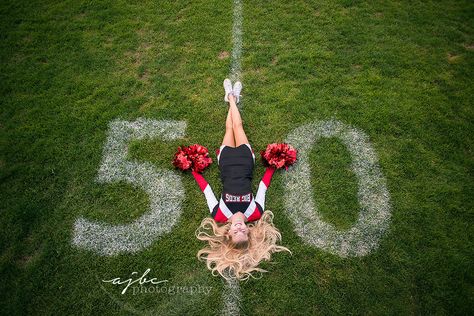 Cheerleading Senior Pictures, Cheer Picture Ideas, Senior Cheerleader, Cheer Photo, Senior Year Pictures, Cheer Photography, Cheer Photos, Cheerleading Photos, Cheers Photo