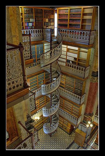 Garde Corps Design, Stairways To Heaven, Beautiful Library, Dream Library, Versace Home, Design Exterior, Stairway To Heaven, Spiral Staircase, Book Nooks