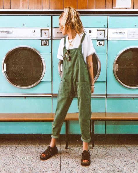 Vestiti In Jeans, Mode Hippie, Look Retro, Mode Boho, Urban Wear, Mode Inspo, Hippie Outfits, Look Vintage, Pusheen