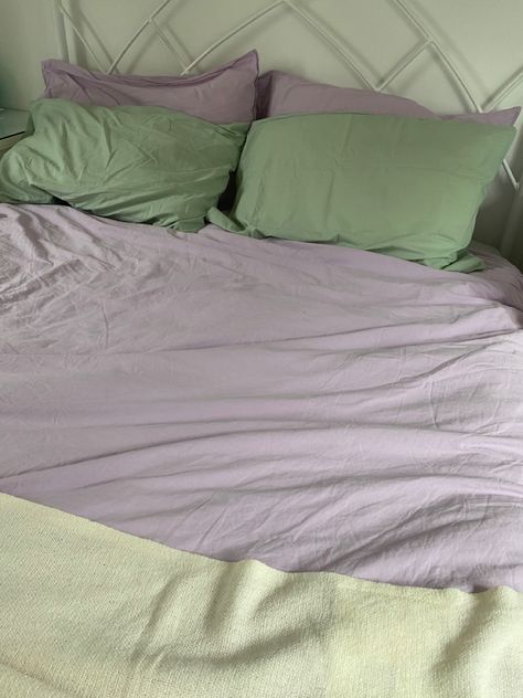 Lavender Sage Green Bedroom, Green Lilac Bedroom, Purple Green Bedroom Aesthetic, Sage Green And Lilac Bedroom Aesthetic, Sage Green And Lavender Bedroom Aesthetic, Lilac And Green Room, Light Purple And Green Bedroom, Lavender Bedding Aesthetic, Lilac And Sage Aesthetic