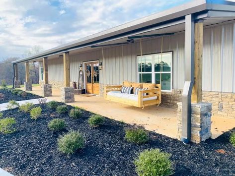 Comer Couple's Chic Georgia Barndominium Eclectic Decor Minimalist, Modern Foyer Design, Barndominium Home, Foyer Designs, Traditional Farmhouse Decor, Barn With Living Quarters, Metal Building House Plans, Boho Eclectic Decor, Metal Building Designs