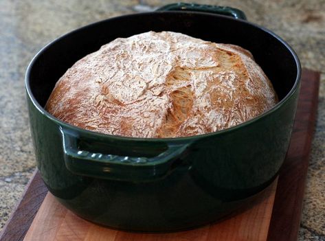 Ridiculously Easy No-Knead Beer Rye Bread Homemade Rye Bread, Rye Bread Recipes, Beer Bread Recipe, Dutch Oven Bread, Knead Bread Recipe, A Loaf Of Bread, Country Bread, Artisan Bread Recipes, Beer Bread