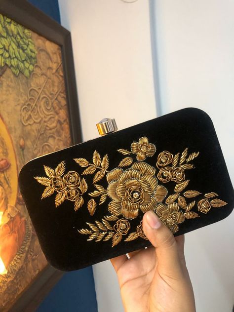 Zardosi Motifs For Embroidery, Zardozi Embroidery Motif, Zardosi Embroidery Motif Simple, Zardosi Motif, Zardosi Embroidery Motif, Zardosi Work Design, Fancy Clutch Purse, Embroidery Clutch, Embroidered Clutch Bag