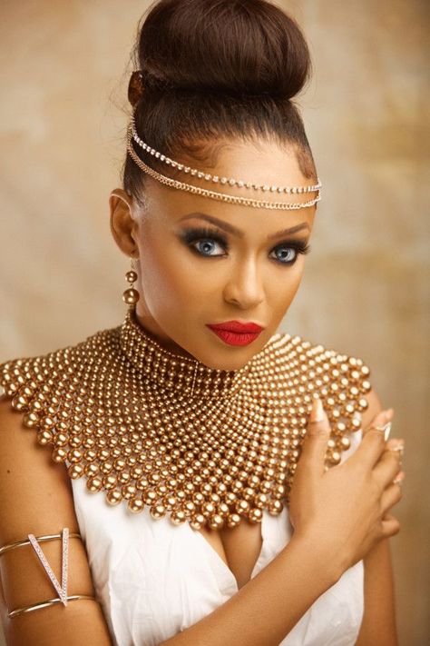 African Bride, African Accessories, Grecian Goddess, Afrikaanse Mode, African Wedding Dress, African Necklace, African Traditional Dresses, African Jewelry, African Print Fashion