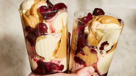 Smoked Cherry and Whisky Butterscotch Sundae Smoked Cherries, Butterscotch Sundae, Homemade Pasta Salad, Chocolate Cream Pie Recipe, Salty Caramel, Homemade Buffalo Sauce, Homemade Pudding, Lemon Ice Cream, Pineapple Recipes