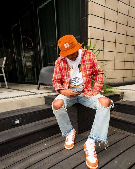 Rag on Instagram: “Fall colors are undefeated! __ What’s your favorite piece from this fit? __ These Jeans by @mnml.la will be heavy in my fall rotation.…” Orange Flannel Outfit Men, Street Casual Men, Streetwear Lookbook, Mens Summer Outfits, Black Men Street Fashion, Dope Outfits For Guys, Men Street Fashion, Mens Outfit Inspiration, Mens Fashion Streetwear