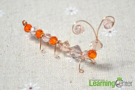 Learn how to make 20 different bead bugs. Tutorials for every beading level from beginner to advanced. Easy DIY Craft Tutorial Idea. #thecraftyblogstalker #beadbugs #beading #bugcrafts Insect Jewelry Diy, Ant Craft, Ant Crafts, Caterpillar Craft, Seed Bead Crafts, Bug Crafts, Bead Crafts Diy, Beaded Spiders, Insect Jewelry