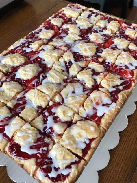 Cherry Pie Bars for a crowd Bars For A Crowd, Cherry Pie Bars, Finger Desserts, Cherry Bars, Cherry Pie Recipe, Yogurt Bar, Cherry Desserts, Cherry Recipes, Pie Bar