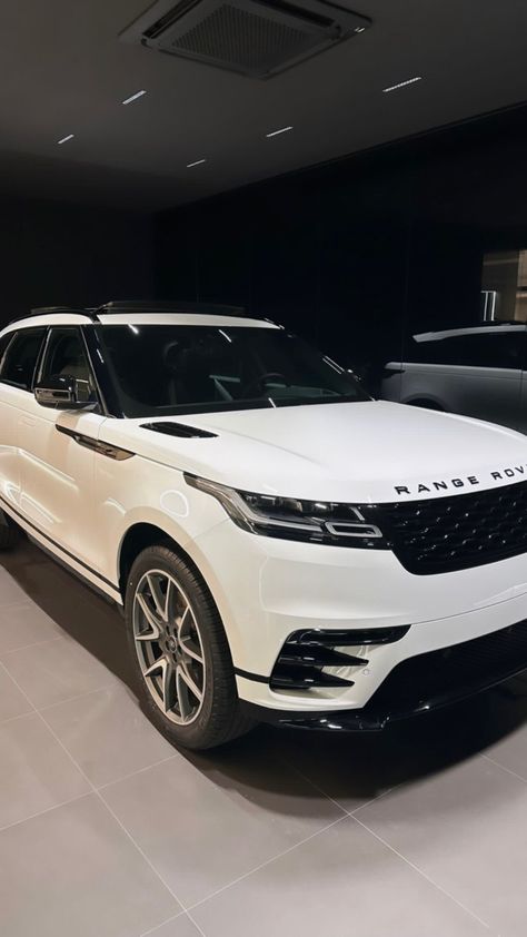 𝐕𝐞𝐥𝐚𝐫 Range Rover Cars, White Range Rover, Range Rover White, Wallpapers Cars, Most Luxurious Car, Cars Tattoo, Dream Cars Range Rovers, Tattoo Car, Quotes Car