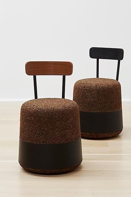 Dark cork stool with backrest, Design - Amorim Cork Insulation Cork Furniture, Cork Stool, Modern Italian Kitchen, Concrete Bar, Steel Dining Chair, Backrest Design, Steel Stool, Eames Chairs, Kitchen And Bath Design